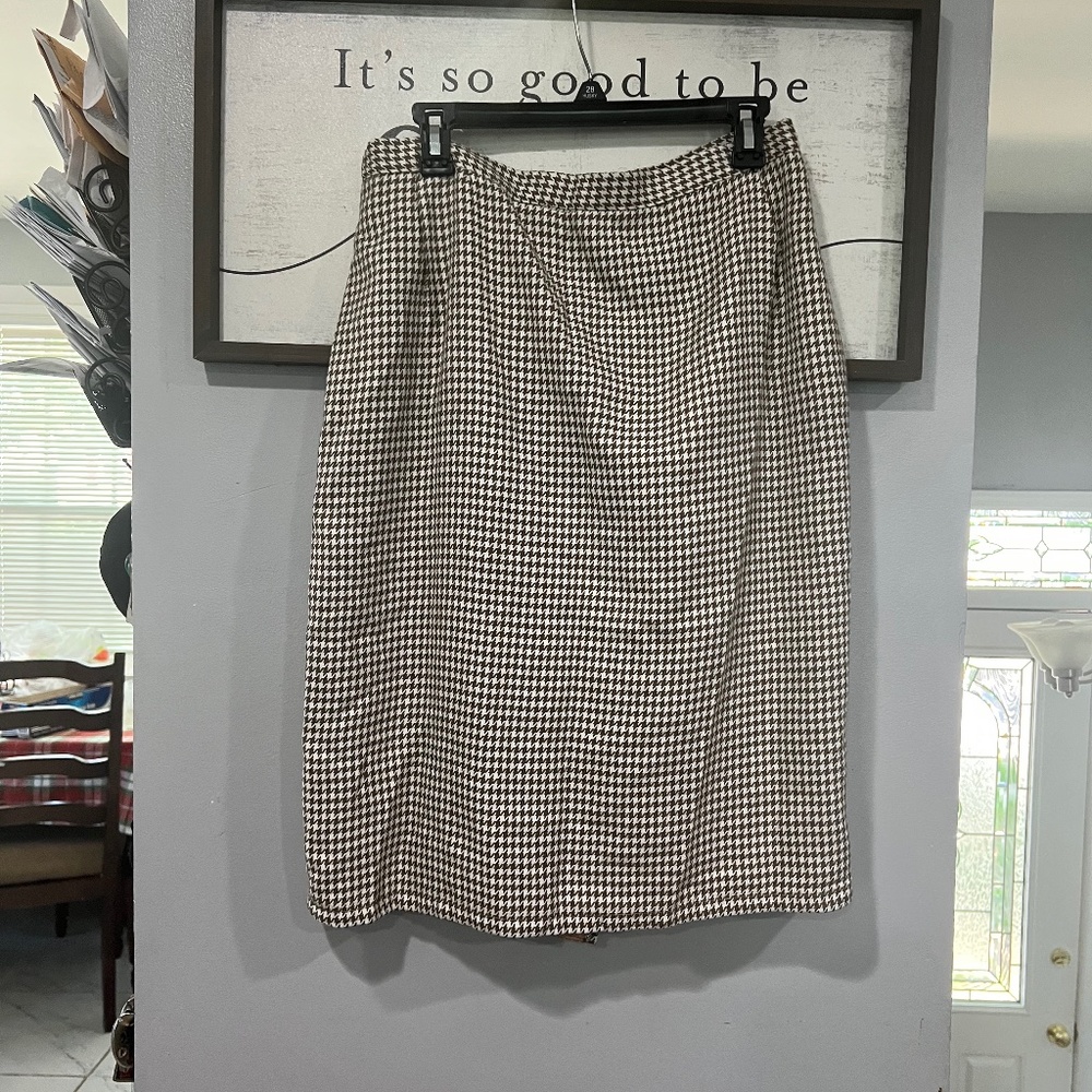 Casual knee length skirts